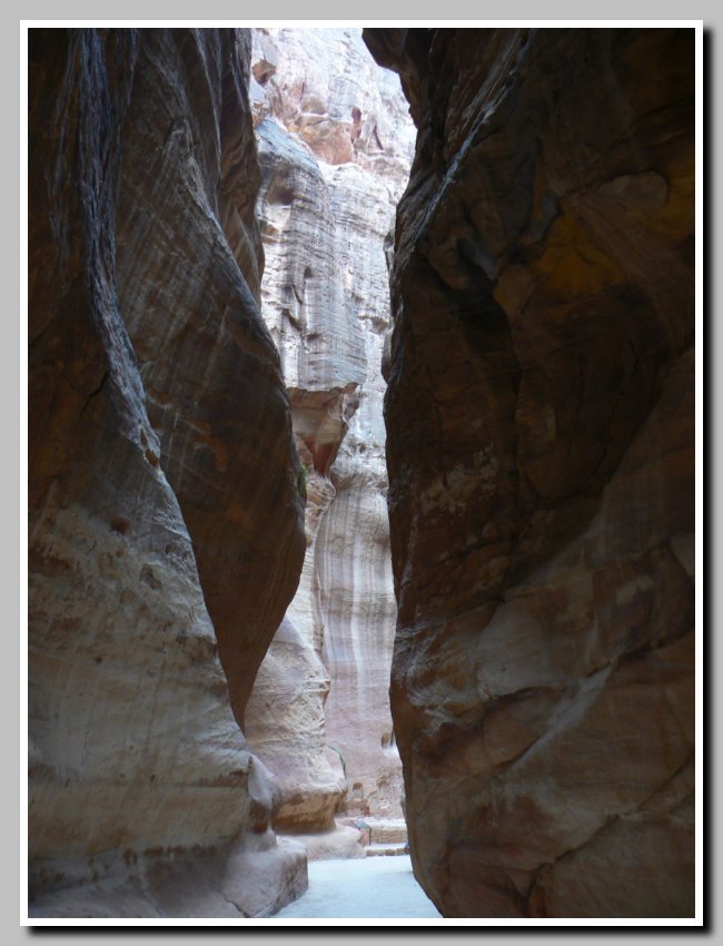 Petra - pohled soutěskou